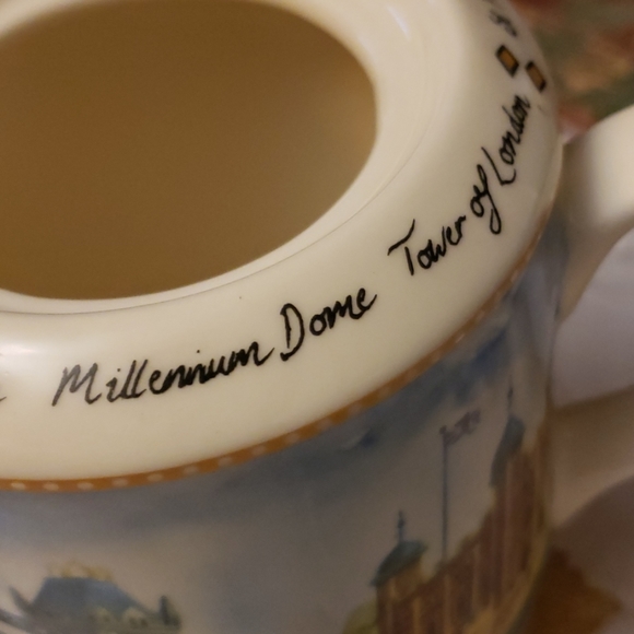 Arthur Wood Teapot and cover 1884 - Picture 7 of 8